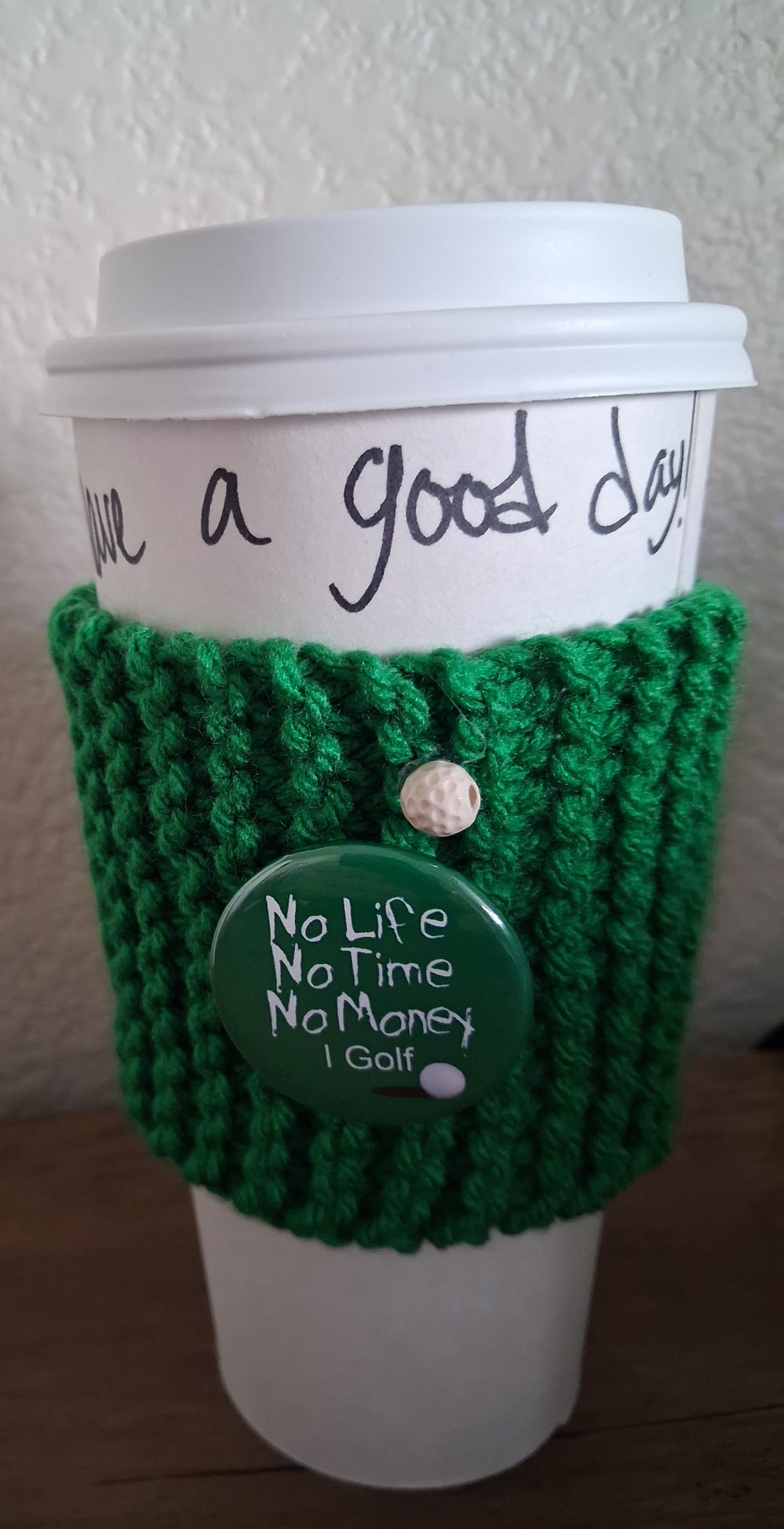 Golf lovers drink cozy