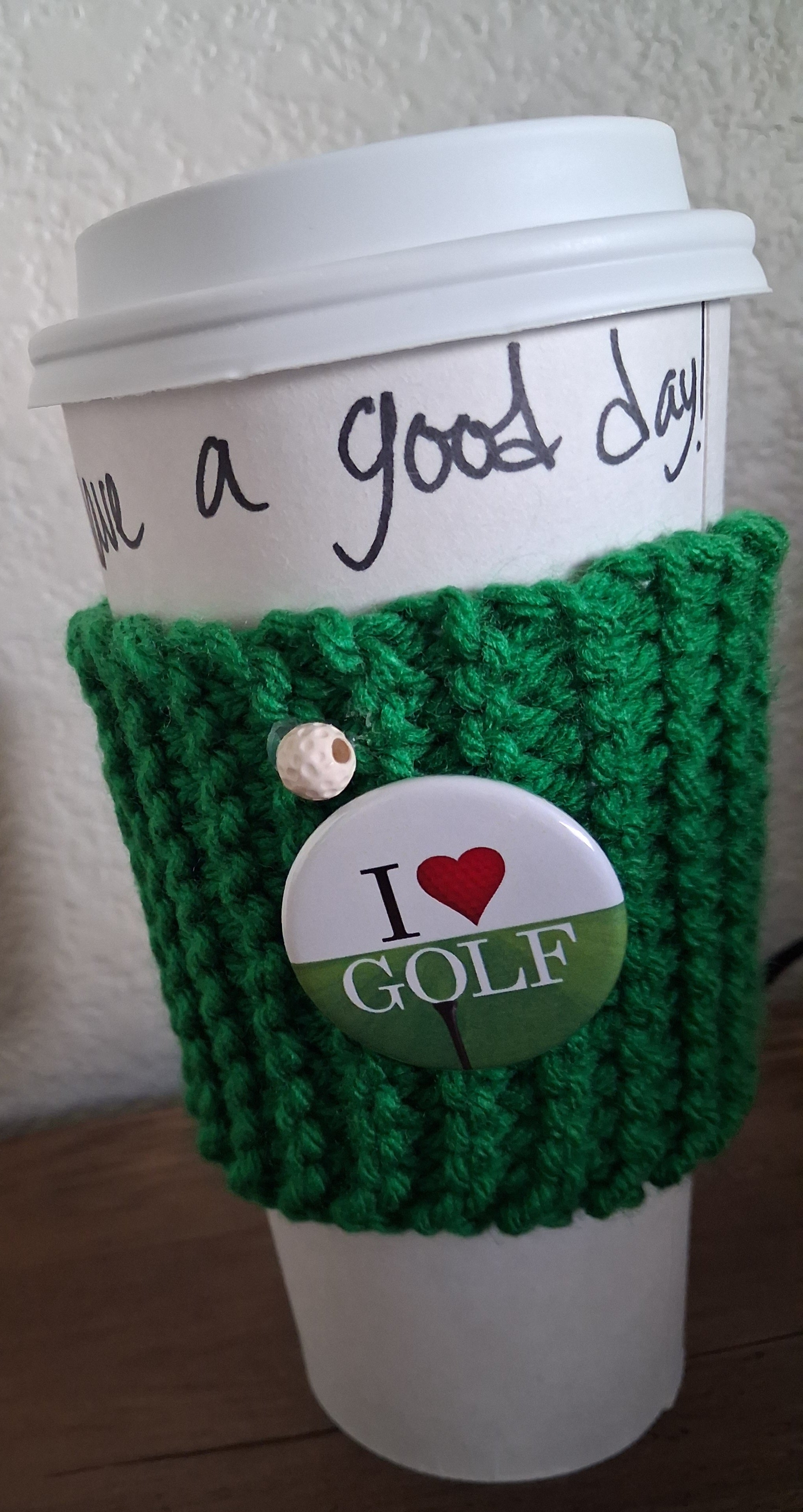 Golf lovers drink cozy