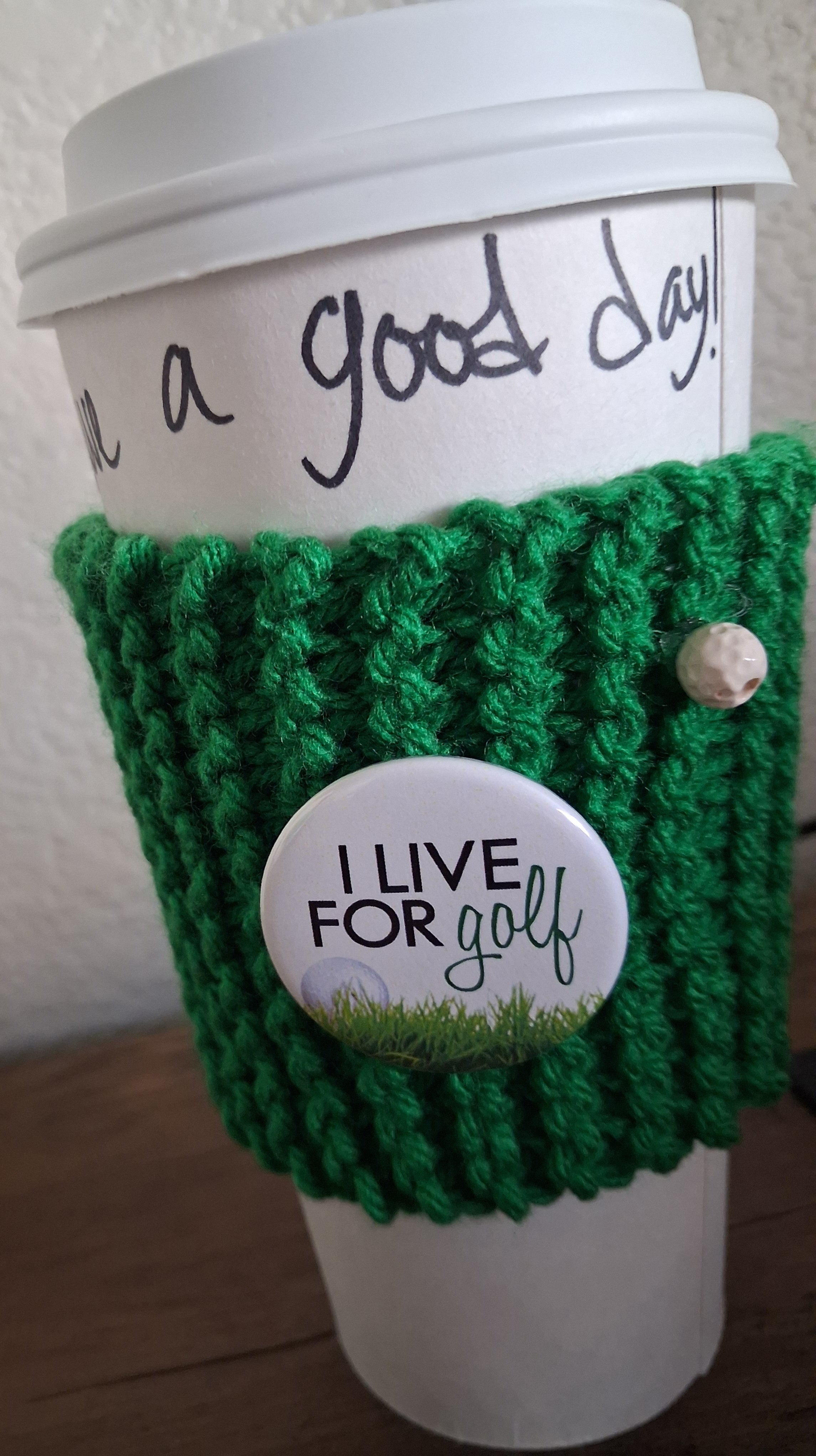 Golf lovers drink cozy
